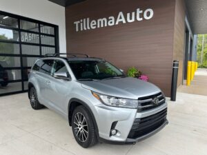 TOYOTA HIGHLANDER SE