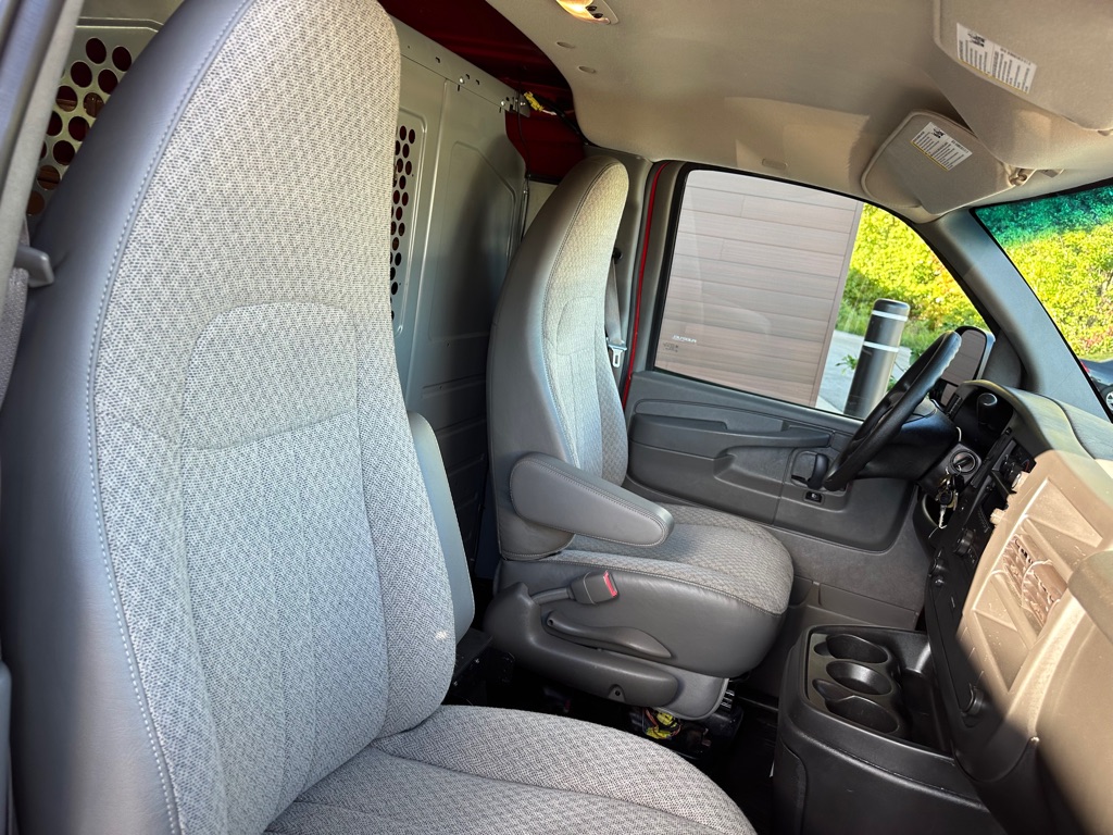 2014 Chevrolet Express Cargo Work Van - Photo 16
