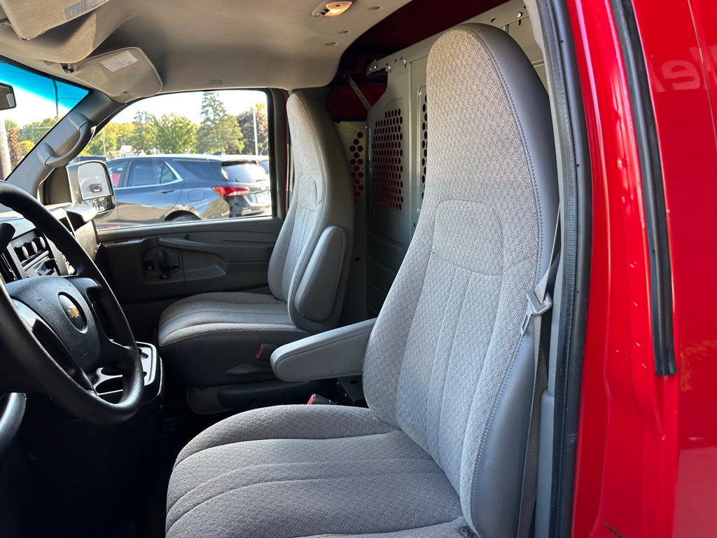 2014 Chevrolet Express Cargo Work Van - Photo 9