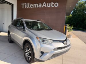 TOYOTA RAV4 LE