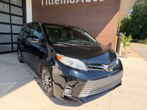 TOYOTA SIENNA XLE