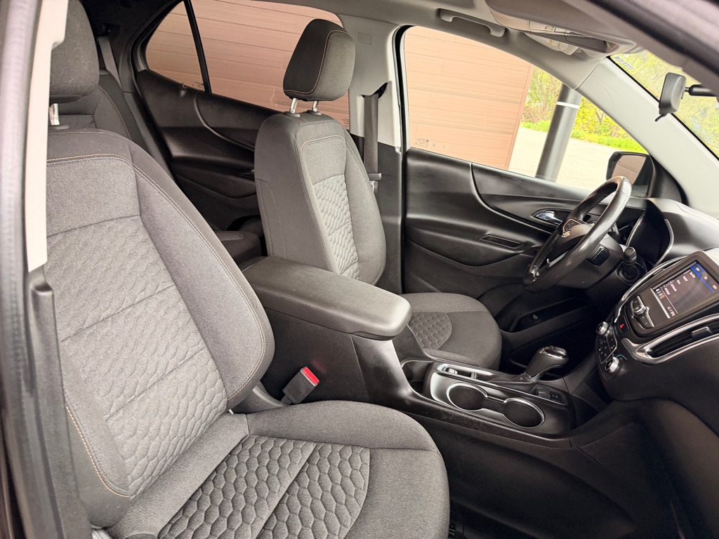 2020 Chevrolet Equinox LT - Photo 16